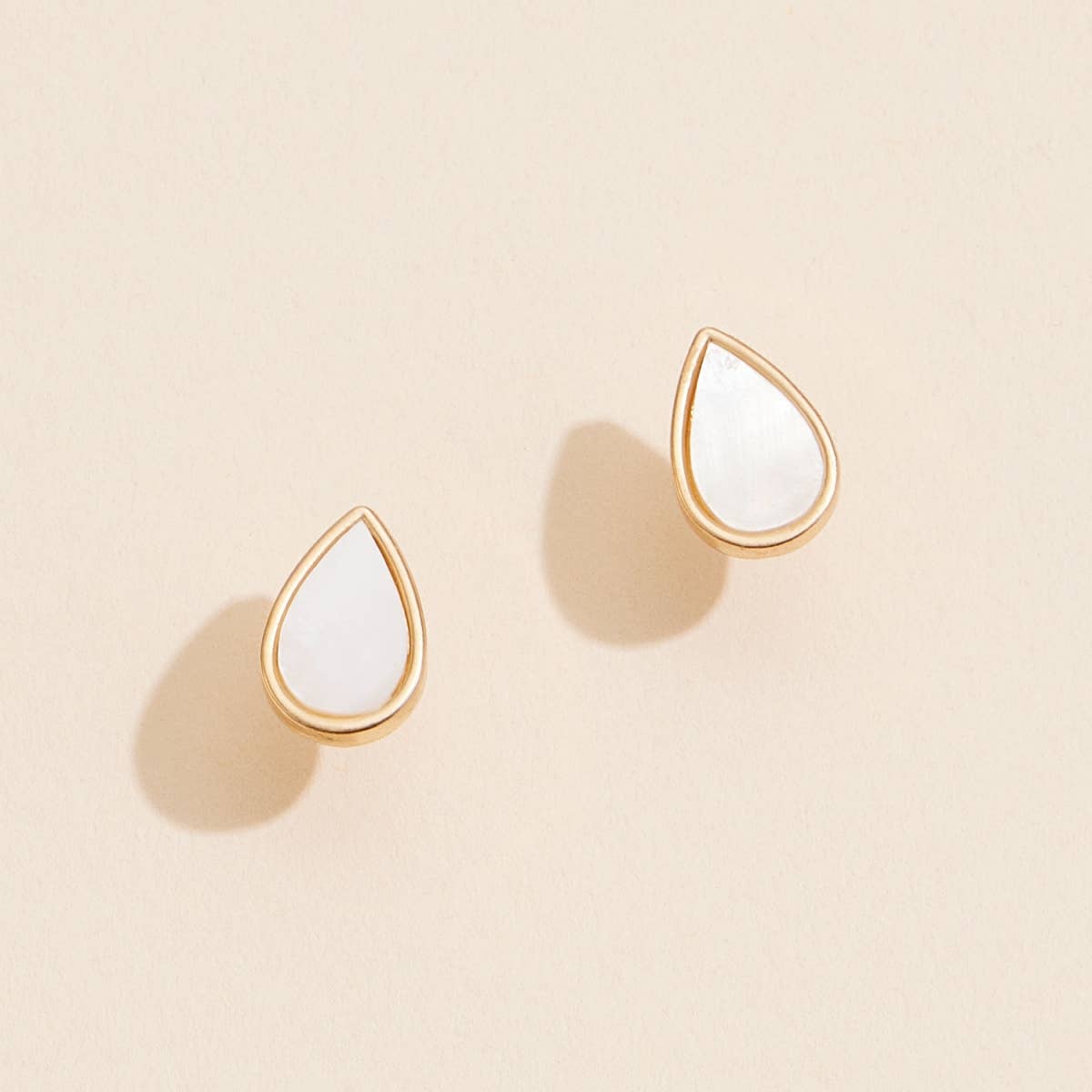 Tear Drop Shell Stud Earrings